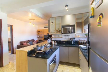 Casa à venda com 270m², 3 quartos e 3 vagas Casa à venda com 270m², 3 quartos e 3 vagasCozinha