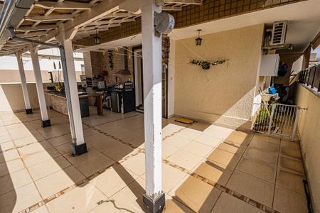 Apartamento à venda com 169m², 3 quartos e 2 vagas Apartamento à venda com 169m², 3 quartos e 2 vagasCobertura / area de serviço