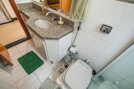 Apartamento à venda com 169m², 3 quartos e 2 vagas Apartamento à venda com 169m², 3 quartos e 2 vagasBanheiro / cobertura