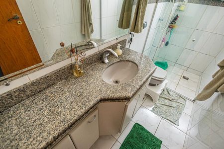 Apartamento à venda com 169m², 3 quartos e 2 vagas Apartamento à venda com 169m², 3 quartos e 2 vagasBanheiro / cobertura