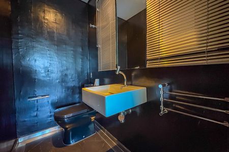 Casa de condomínio à venda com 342m², 3 quartos e 2 vagasLavabo