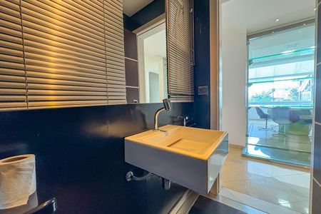 Casa de condomínio à venda com 342m², 3 quartos e 2 vagasLavabo