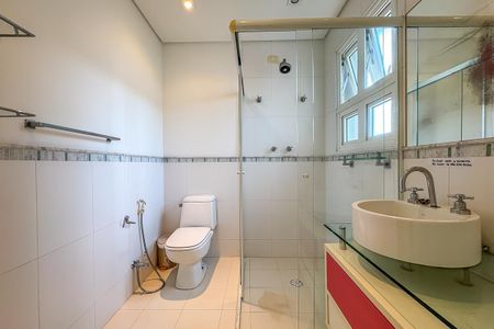 Casa de condomínio à venda com 342m², 3 quartos e 2 vagasBanheiro da Suíte 1