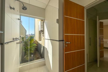 Casa de condomínio à venda com 342m², 3 quartos e 2 vagasBanheiro da Suíte 2