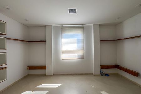 Casa de condomínio à venda com 342m², 3 quartos e 2 vagasEscritório