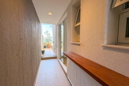 Casa de condomínio à venda com 342m², 3 quartos e 2 vagasCorredor Lateral