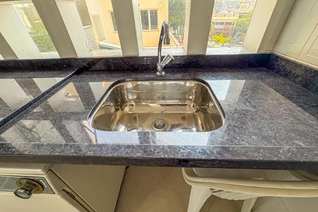 Casa de condomínio à venda com 342m², 3 quartos e 2 vagasÁrea de Serviço