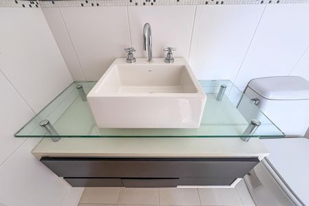 Casa de condomínio à venda com 342m², 3 quartos e 2 vagasBanheiro da Suíte 2