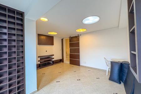 Casa de condomínio à venda com 342m², 3 quartos e 2 vagasSala de TV