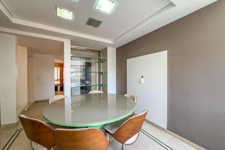 Casa de condomínio à venda com 342m², 3 quartos e 2 vagasCopa