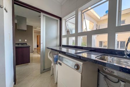 Casa de condomínio à venda com 342m², 3 quartos e 2 vagasÁrea de Serviço