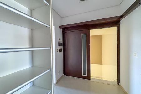 Casa de condomínio à venda com 342m², 3 quartos e 2 vagasCloset da Suíte 3