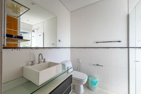 Casa de condomínio à venda com 342m², 3 quartos e 2 vagasBanheiro da Suíte 2