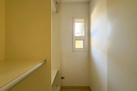 Casa de condomínio à venda com 342m², 3 quartos e 2 vagasCloset da Suíte 2