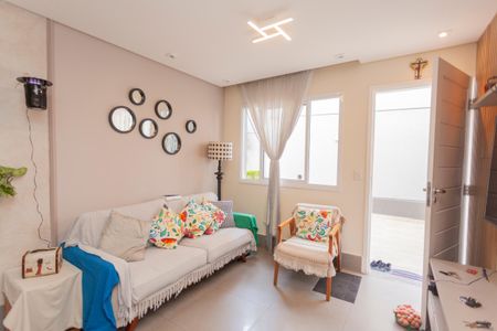 Casa à venda com 65m², 1 quarto e 2 vagasSala