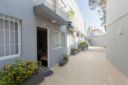 Casa à venda com 65m², 1 quarto e 2 vagasEntrada