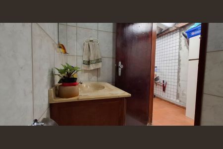 Casa à venda com 110m², 3 quartos e 3 vagasBanheiro de Serviço
