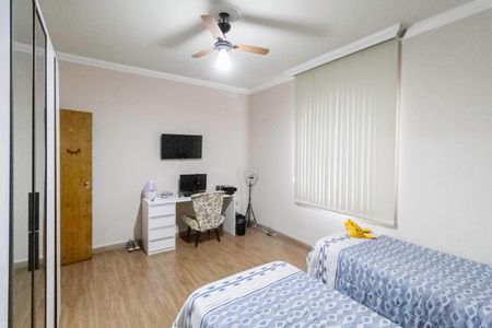 Casa à venda com 270m², 3 quartos e 6 vagasQuarto 1 - Casa 1