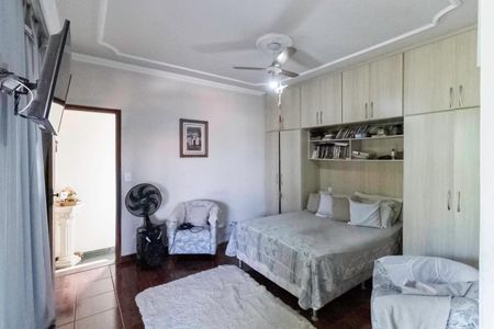 Casa à venda com 270m², 3 quartos e 6 vagasSuíte - Casa 2