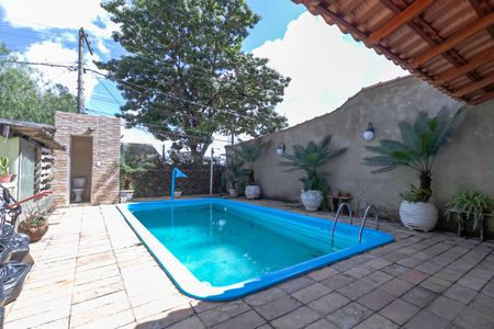 Casa à venda com 270m², 3 quartos e 6 vagasPiscina