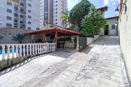 Casa à venda com 270m², 3 quartos e 6 vagasEntrada