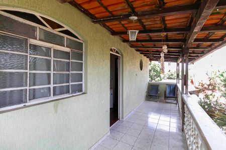 Casa à venda com 270m², 3 quartos e 6 vagasVaranda da suíte - Casa 2
