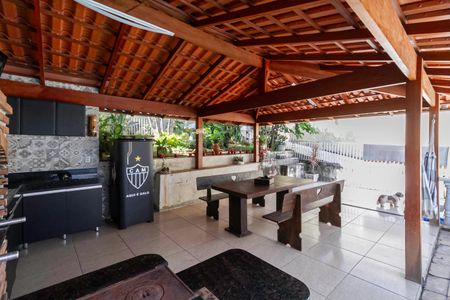 Casa à venda com 270m², 3 quartos e 6 vagasEspaço Gourmet