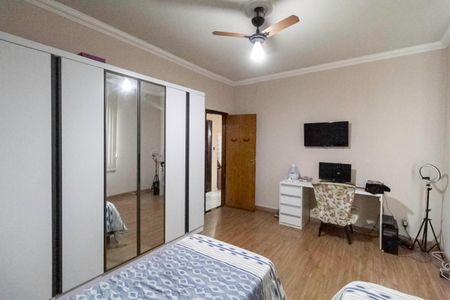 Casa à venda com 270m², 3 quartos e 6 vagasQuarto 1 - Casa 1