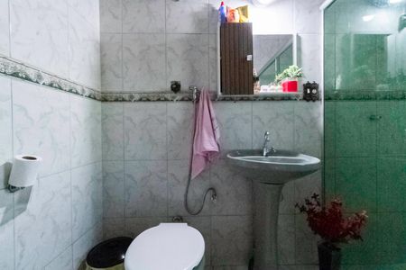 Casa à venda com 270m², 3 quartos e 6 vagasBanheiro social - Casa 1