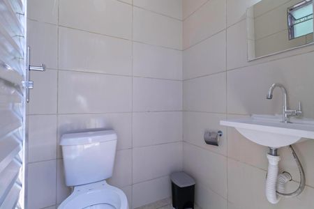 Casa à venda com 270m², 3 quartos e 6 vagasLavabo - Piscina