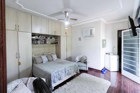 Casa à venda com 270m², 3 quartos e 6 vagasSuíte - Casa 2