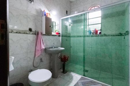 Casa à venda com 270m², 3 quartos e 6 vagasBanheiro social - Casa 1