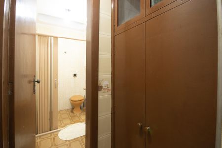 Casa à venda com 234m², 4 quartos e 2 vagasArmário