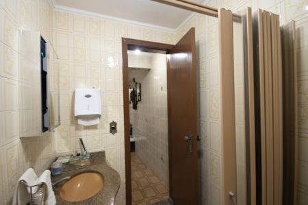 Casa à venda com 234m², 4 quartos e 2 vagasBanheiro 