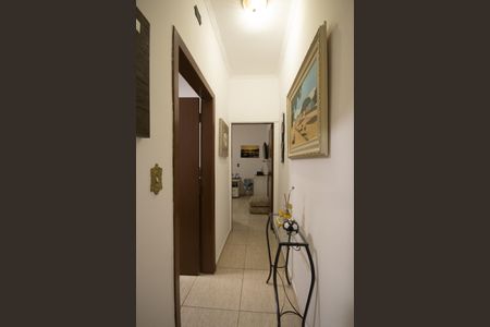 Casa à venda com 234m², 4 quartos e 2 vagasCorredor