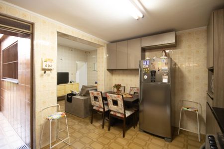 Casa à venda com 234m², 4 quartos e 2 vagasCozinha 