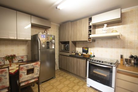 Casa à venda com 234m², 4 quartos e 2 vagasCozinha 