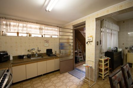 Casa à venda com 234m², 4 quartos e 2 vagasCozinha 