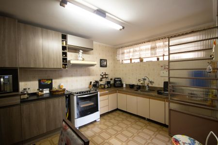 Casa à venda com 234m², 4 quartos e 2 vagasCozinha 