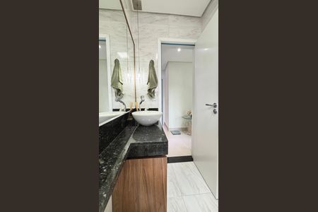 Apartamento à venda com 140m², 2 quartos e 2 vagasBanheiro da Suíte