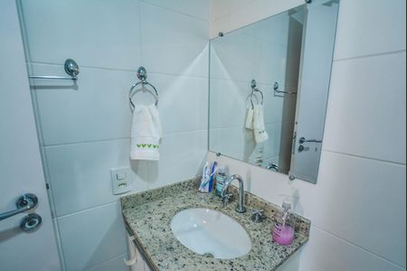 Apartamento à venda com 84m², 3 quartos e 2 vagasBanheiro da Suíte
