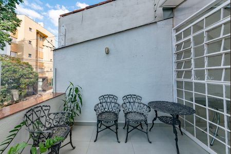 Apartamento à venda com 148m², 4 quartos e 2 vagasVaranda