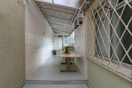 Apartamento à venda com 148m², 4 quartos e 2 vagasVaranda