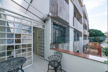 Apartamento à venda com 148m², 4 quartos e 2 vagasVaranda