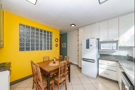 Apartamento à venda com 148m², 4 quartos e 2 vagasCozinha