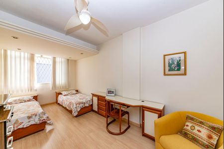 Apartamento à venda com 148m², 4 quartos e 2 vagasQuarto 1