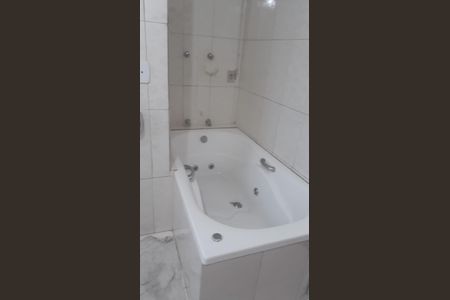 Casa à venda com 225m², 5 quartos e 4 vagas Casa à venda com 225m², 5 quartos e 4 vagasBanheiro