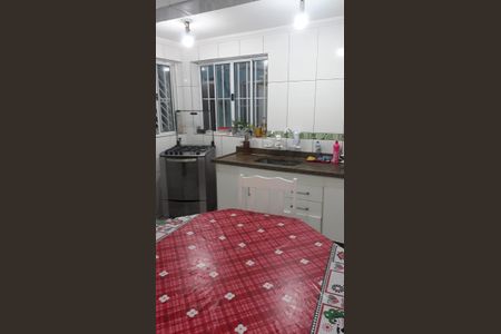 Casa à venda com 225m², 5 quartos e 4 vagas Casa à venda com 225m², 5 quartos e 4 vagasCozinha