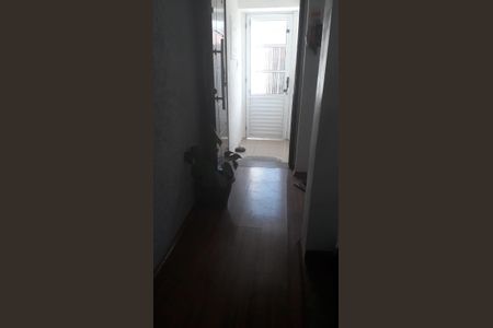 Casa à venda com 225m², 5 quartos e 4 vagas Casa à venda com 225m², 5 quartos e 4 vagasHall