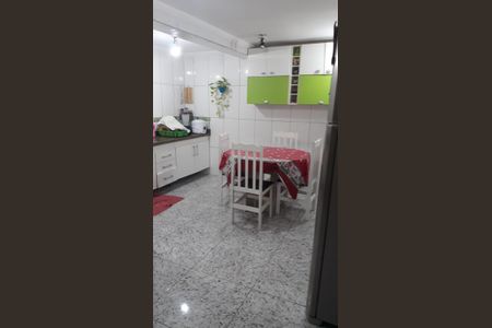 Casa à venda com 225m², 5 quartos e 4 vagas Casa à venda com 225m², 5 quartos e 4 vagasCozinha